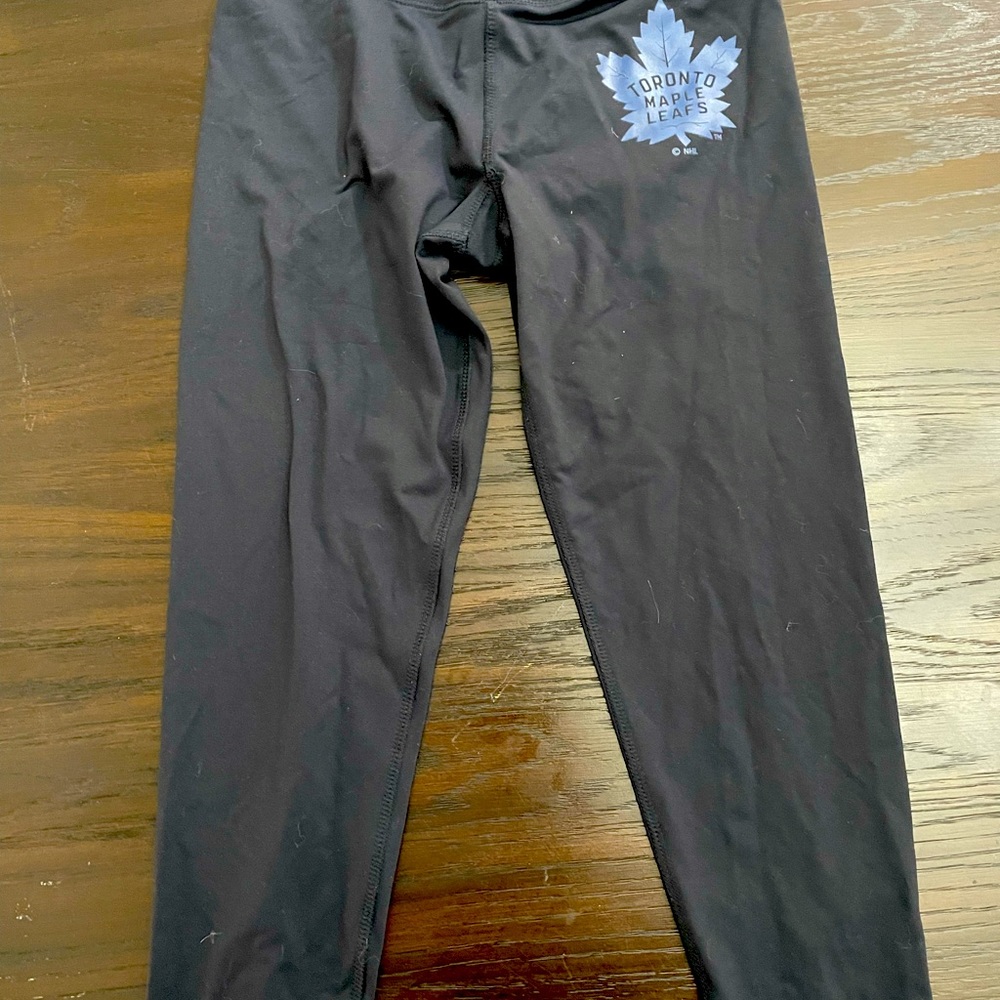 Touch by Alyssa Milano Toronto Leafs leggings